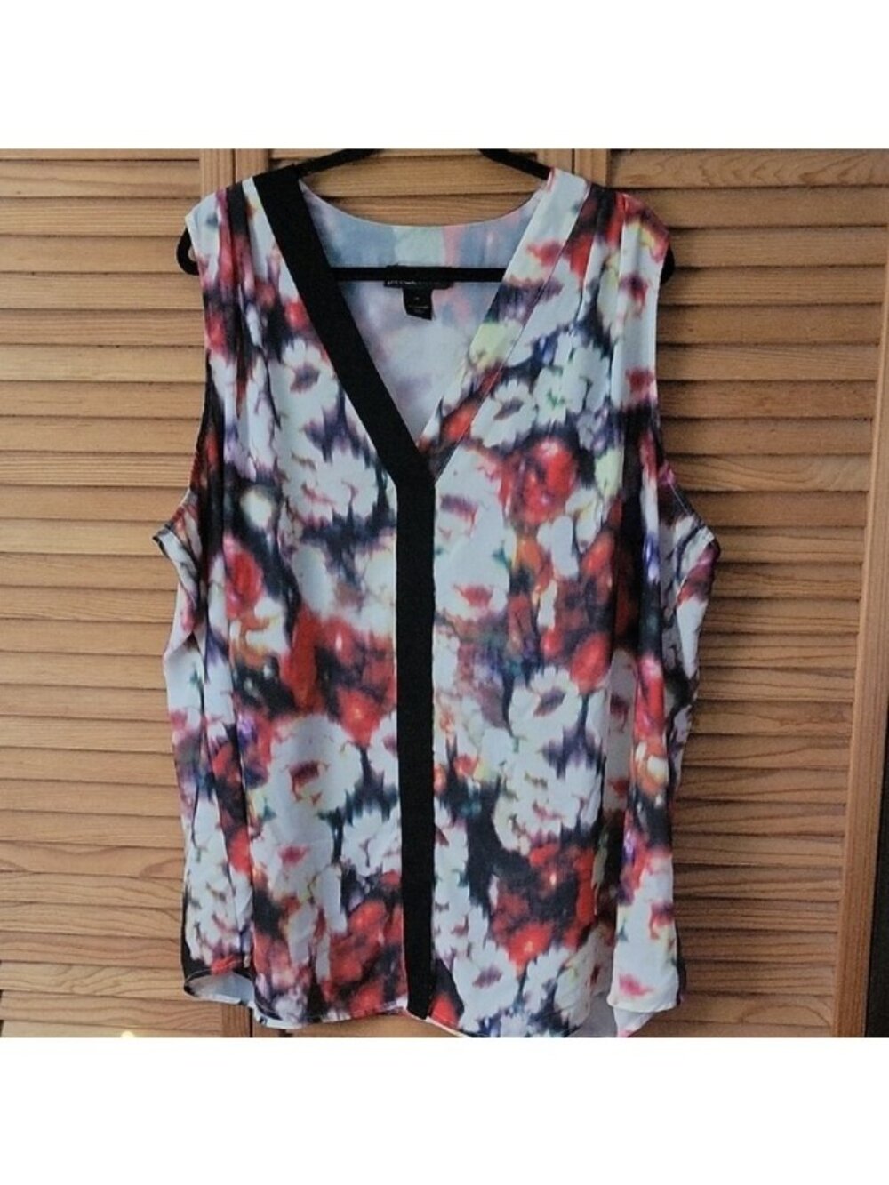 Lane Bryant Sleeveless Black Red Floral Abstract Print V-neck Blouse Size 28